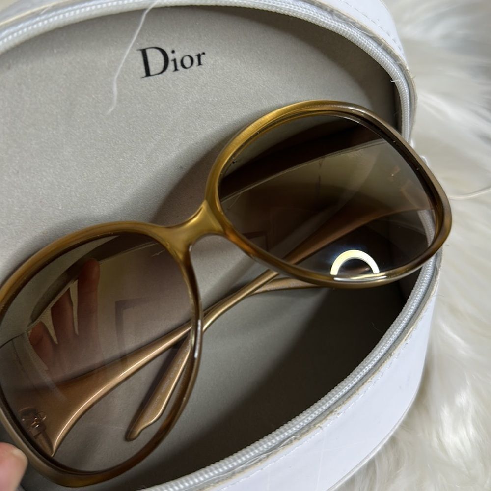 💯Authentic Dior Sunglasses with Case🍀 - Picture 15 of 15